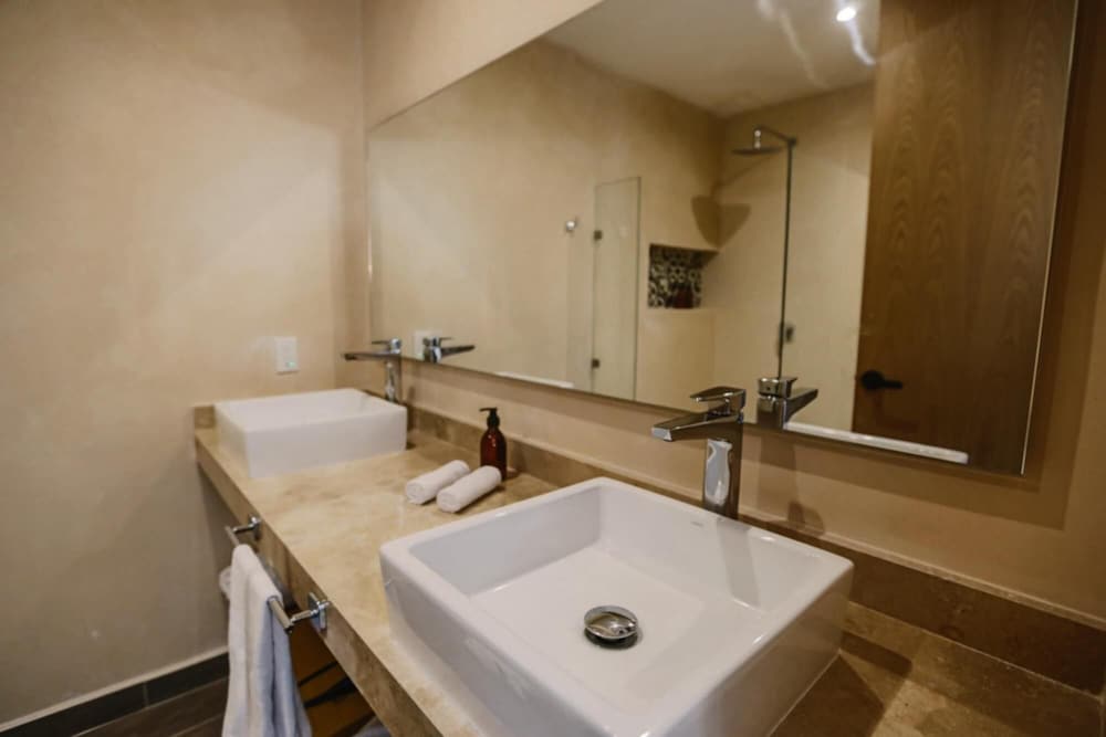 Amazing Deluxe Suite at Sofia view 5