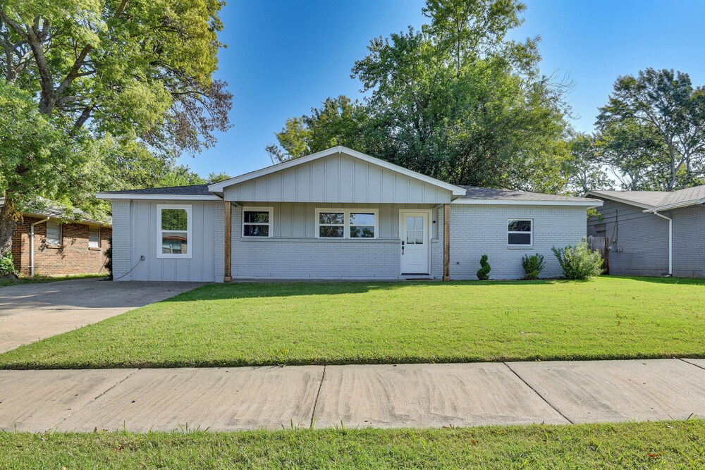12 Mi to BOK Center: Pet-friendly Home w/ Yard!