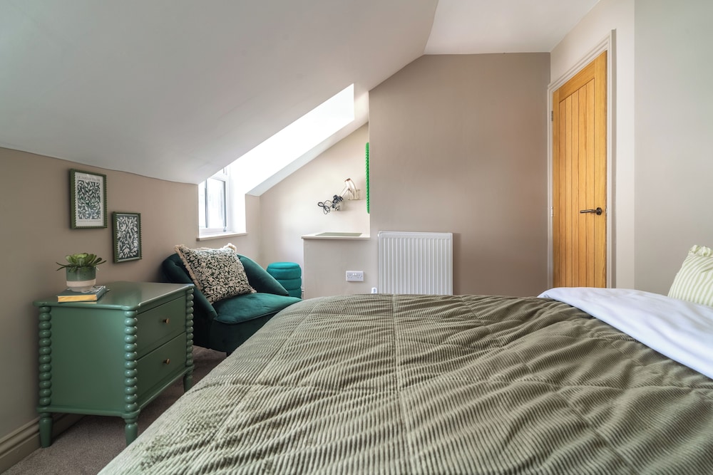 Cottage Cwtch