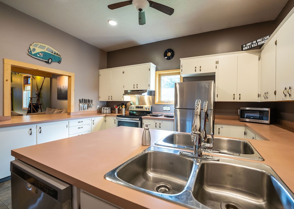 Perch for Four by Revelstoke Vacations - Image 4
