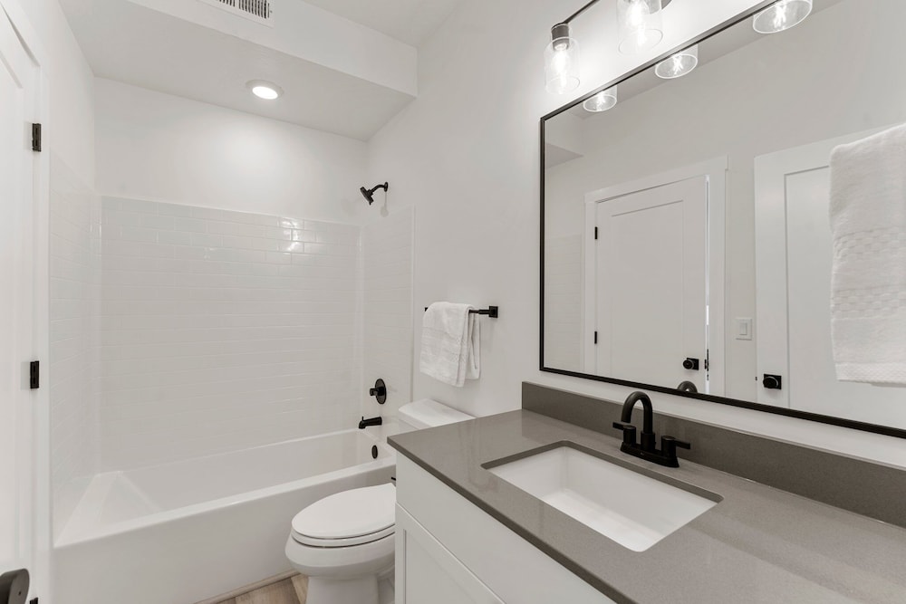 Sand Cove Retreat 5 Bedroom Townhouse