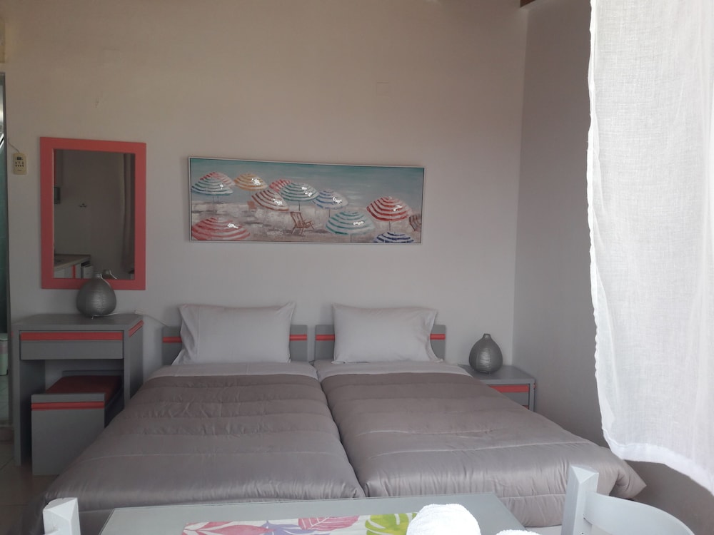 Agii Apostoli Studios photo 3