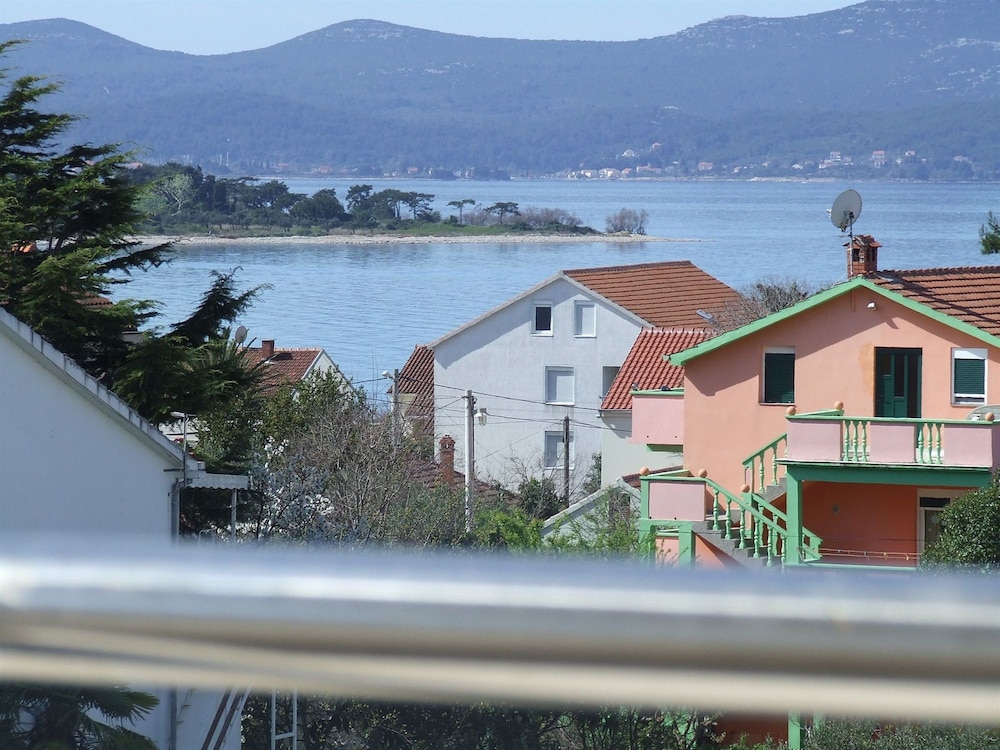 Apartmani Lozic view 3