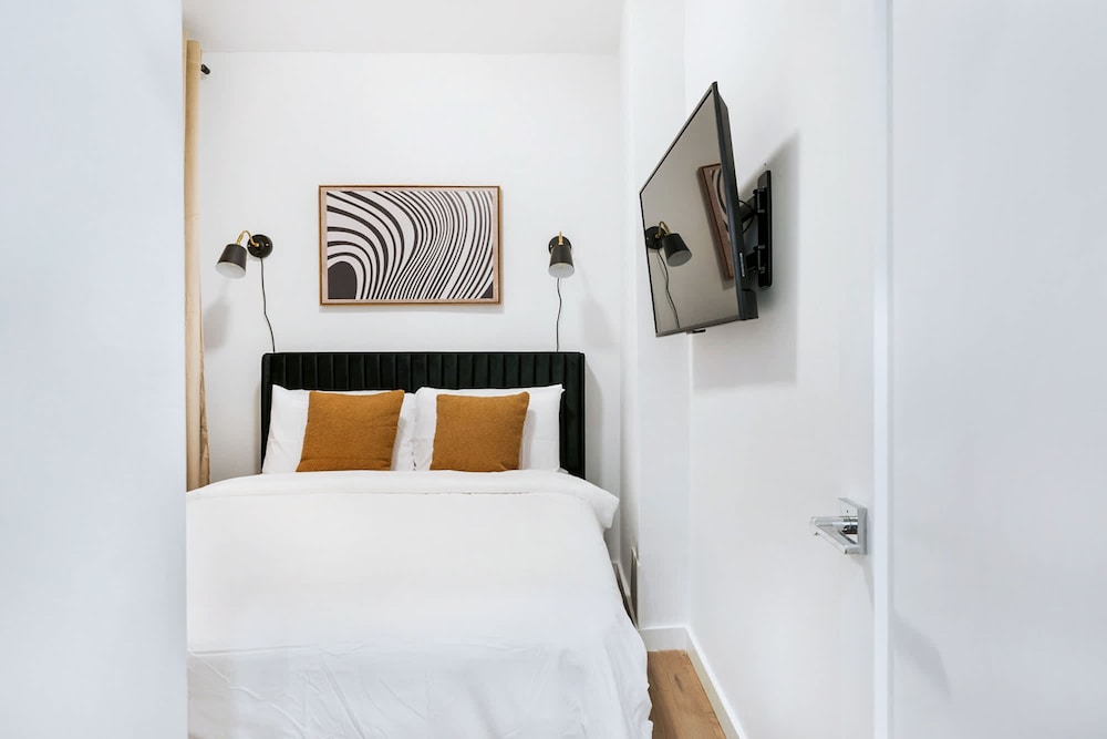 1290-3 New Renovated 2 Bedrooms in UES