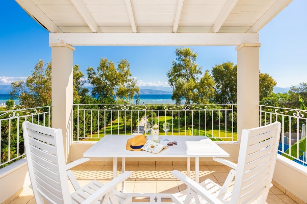 Ormos Beach House in Apraos