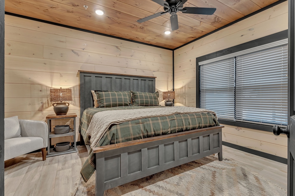 Pigeon Forge Large Cabins