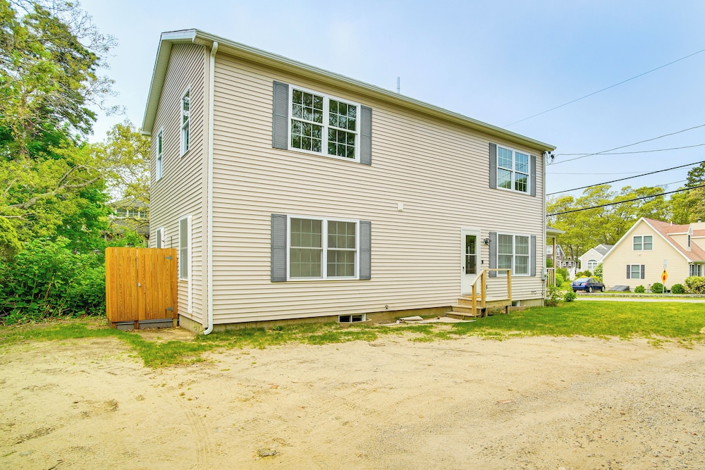 Martha's Vineyard Home: Walk to Oak Bluffs Beach!