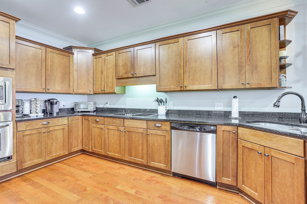 Private Patio, Decks: Waterfront Eatonton Townhome