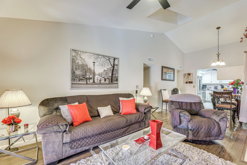 4 Mi to Dtwn: Cozy Couple's Haven w/ Patio in Mesa