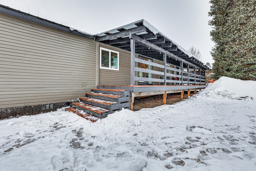Downtown Cascade Vacation Rental < 1 Mi to Lake!