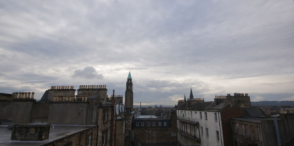 Edinburgh Princes Street Loft Apartment photo 2