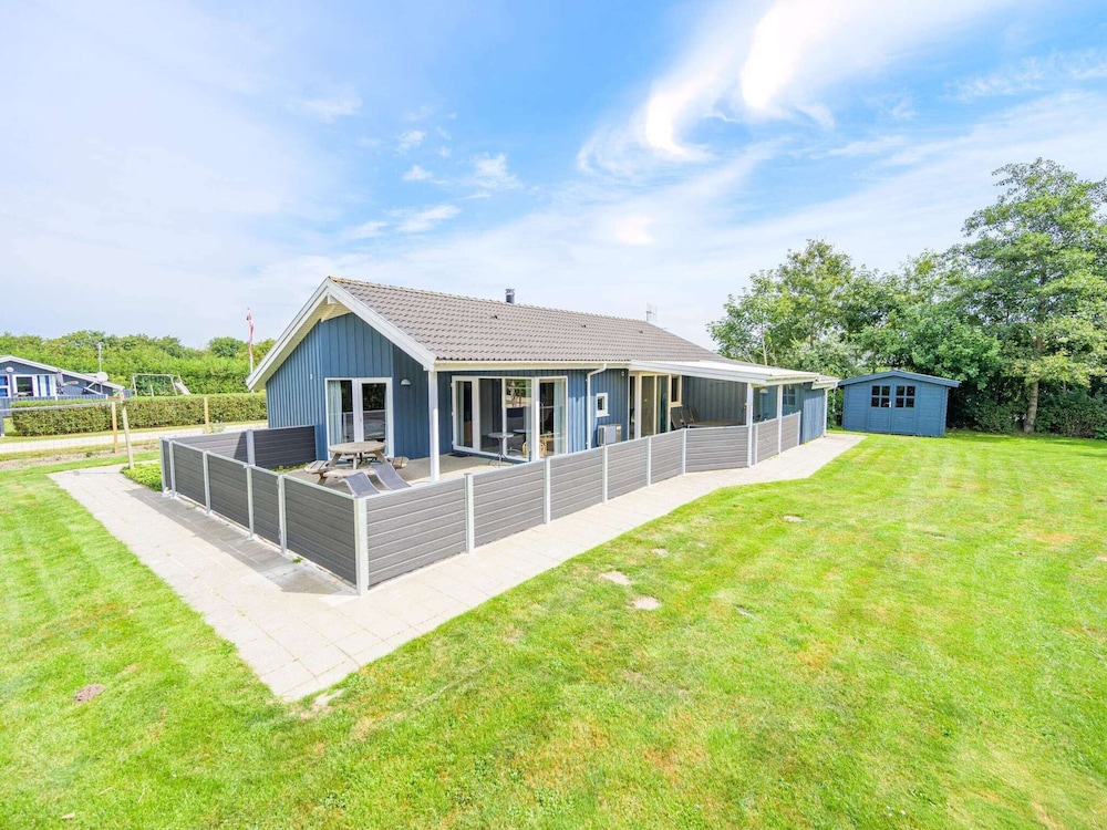 6 Person Holiday Home in Hemmet