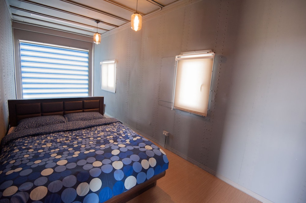 Cape 42 Hostel III