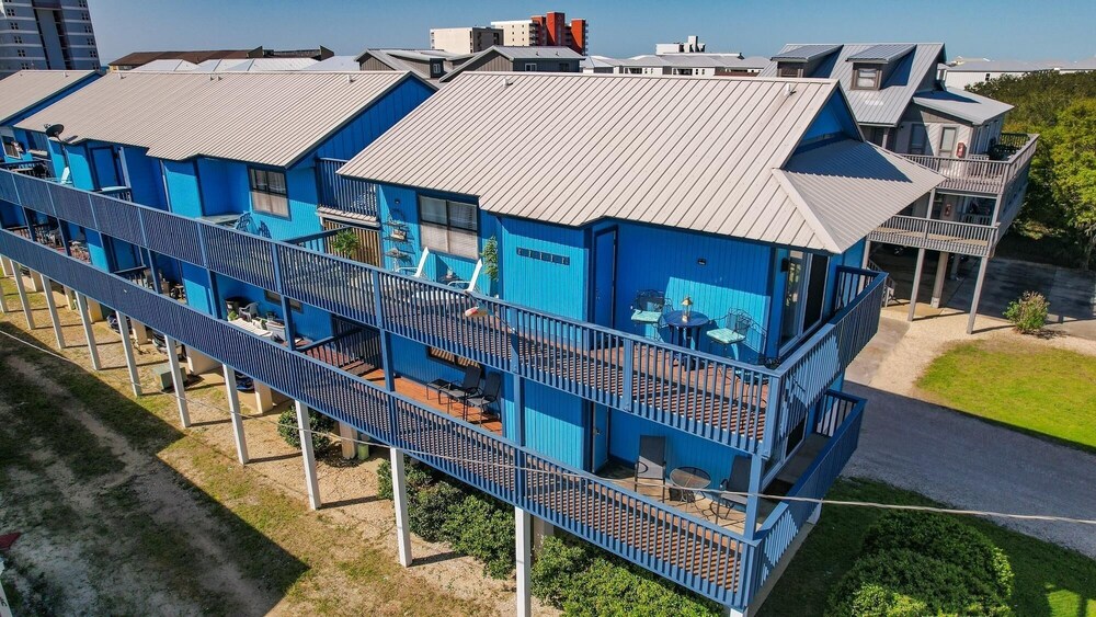 Lagoon Sun 5 1 Bedroom Condo by RedAwning