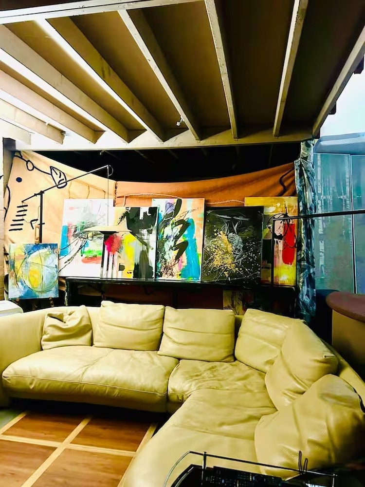 Arty Infused Loft With ac Near Emirates Stadium