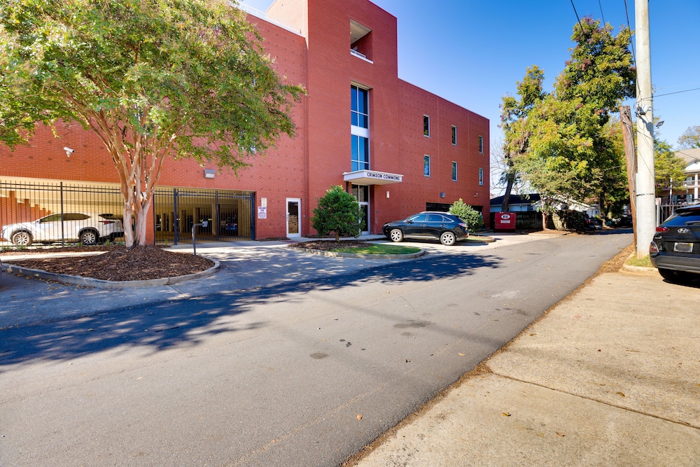 Tuscaloosa Condo: Steps to Bryant-denny Stadium! view 5