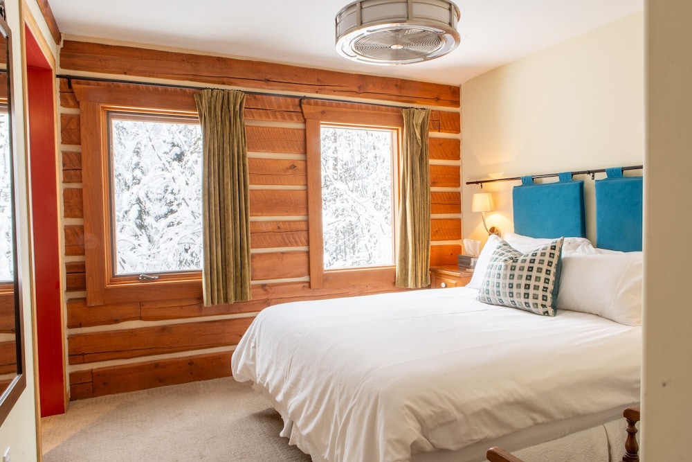 Earl Grey Lodge
