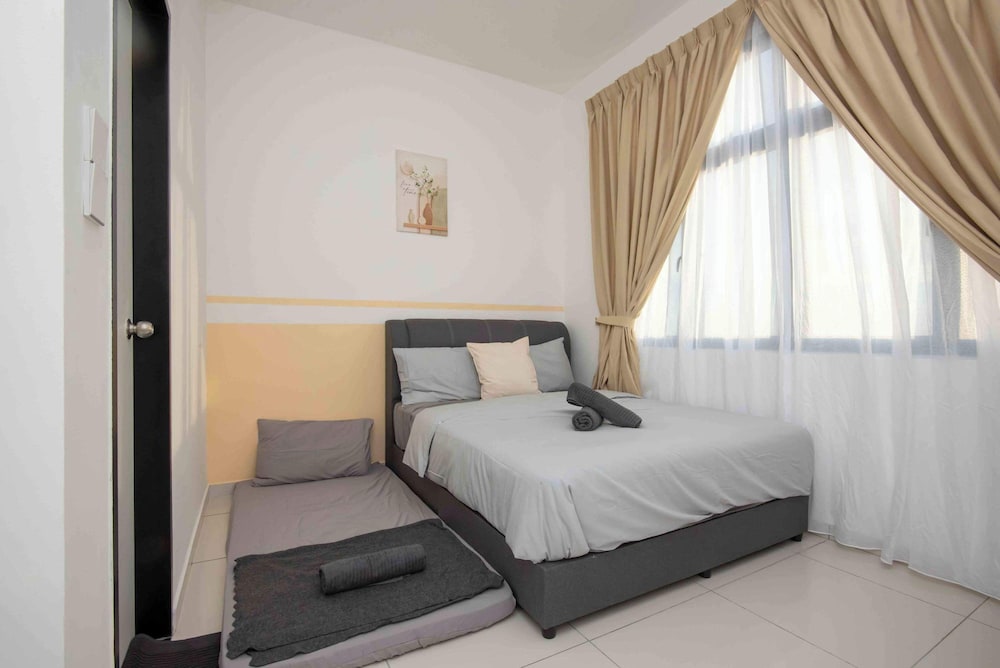 2BR Apt Space Residency Near KSL CIQ JB