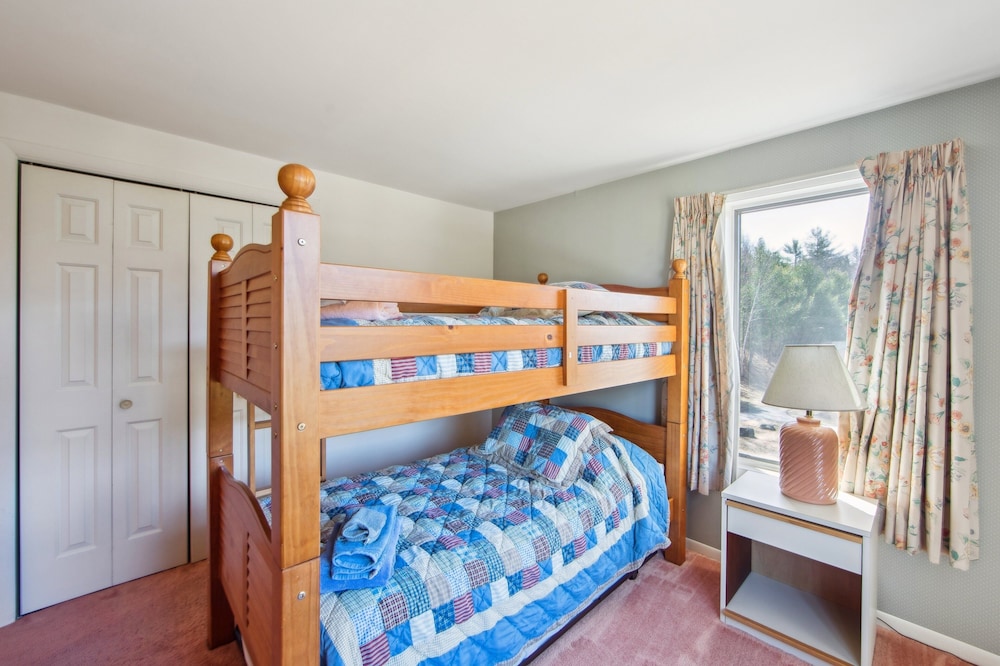 11D - Spacious & Family-Friendly Getaway 3 Bedroom Townhouse by The Summit at Gore Mountain