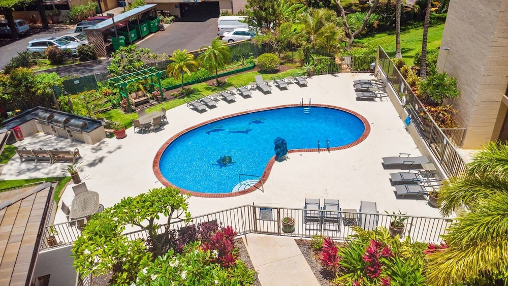 Ocean Views Luxury Amenities Beachfront Retreat