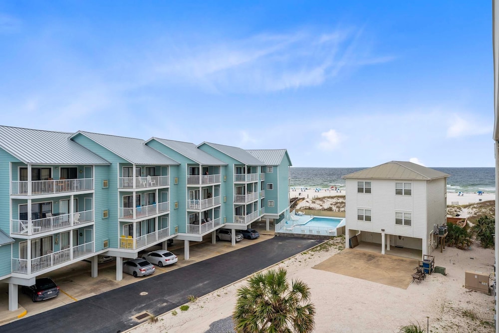 Sugar Beach 323