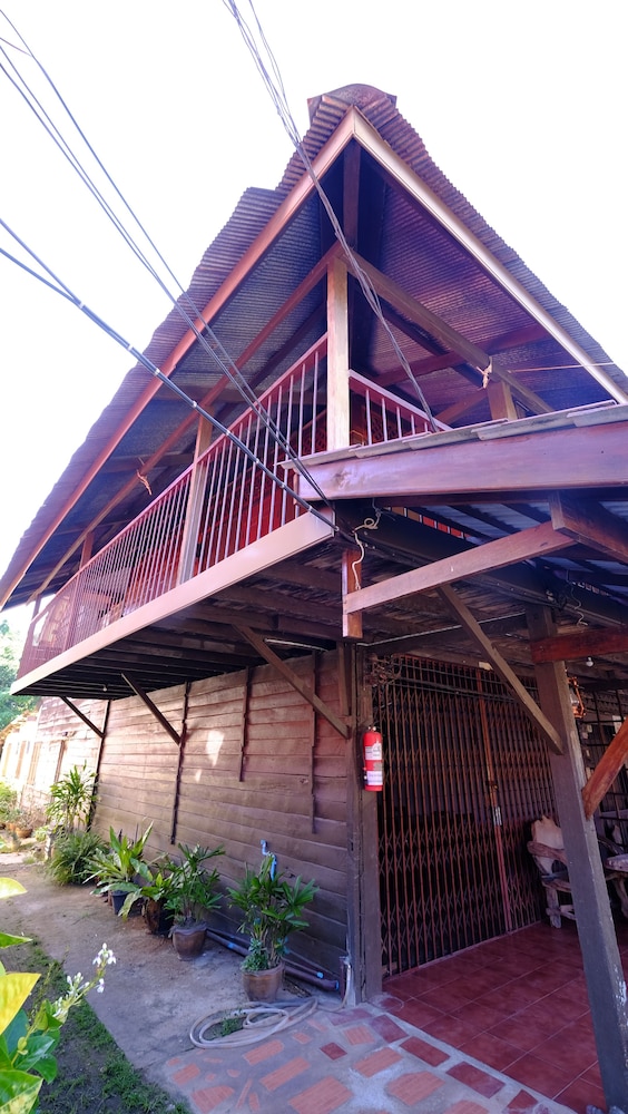 Copa Lanta Guesthouse