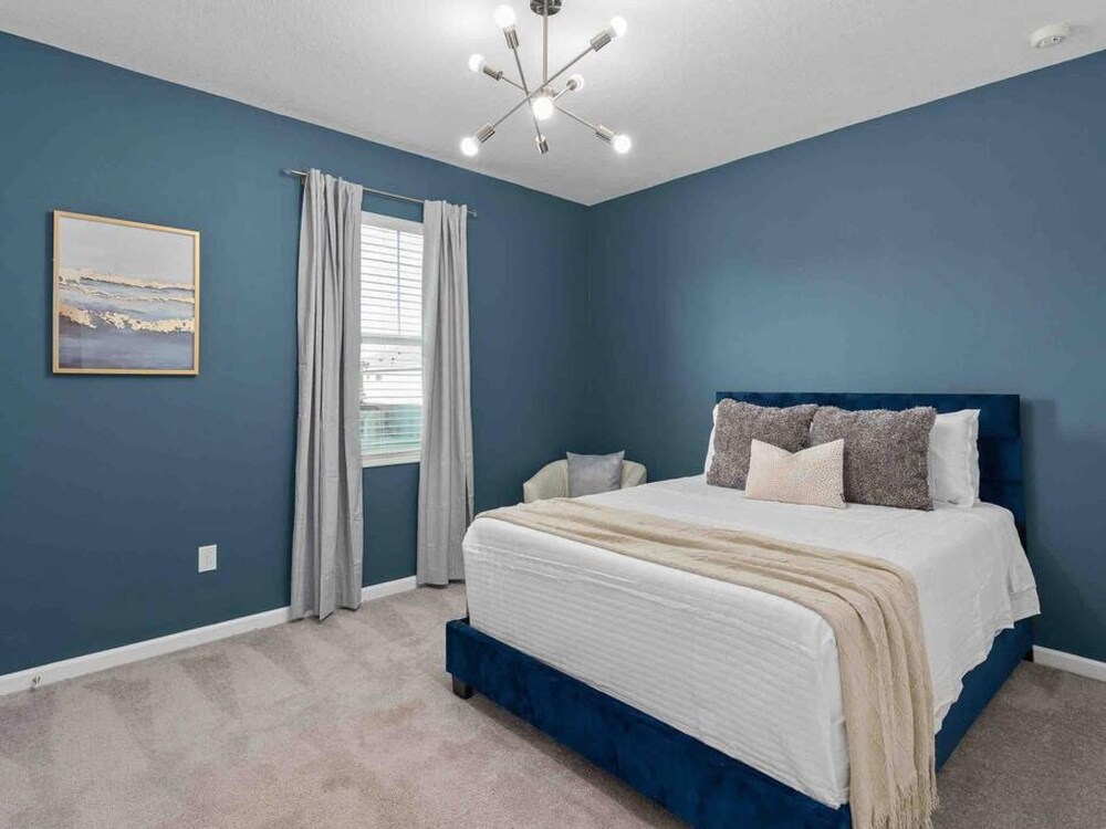 Super Blue- Sleeps 24 w Pool Movie Loft
