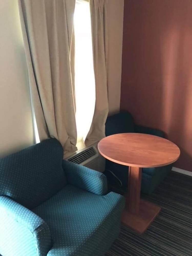 Scottish Inn & Suites