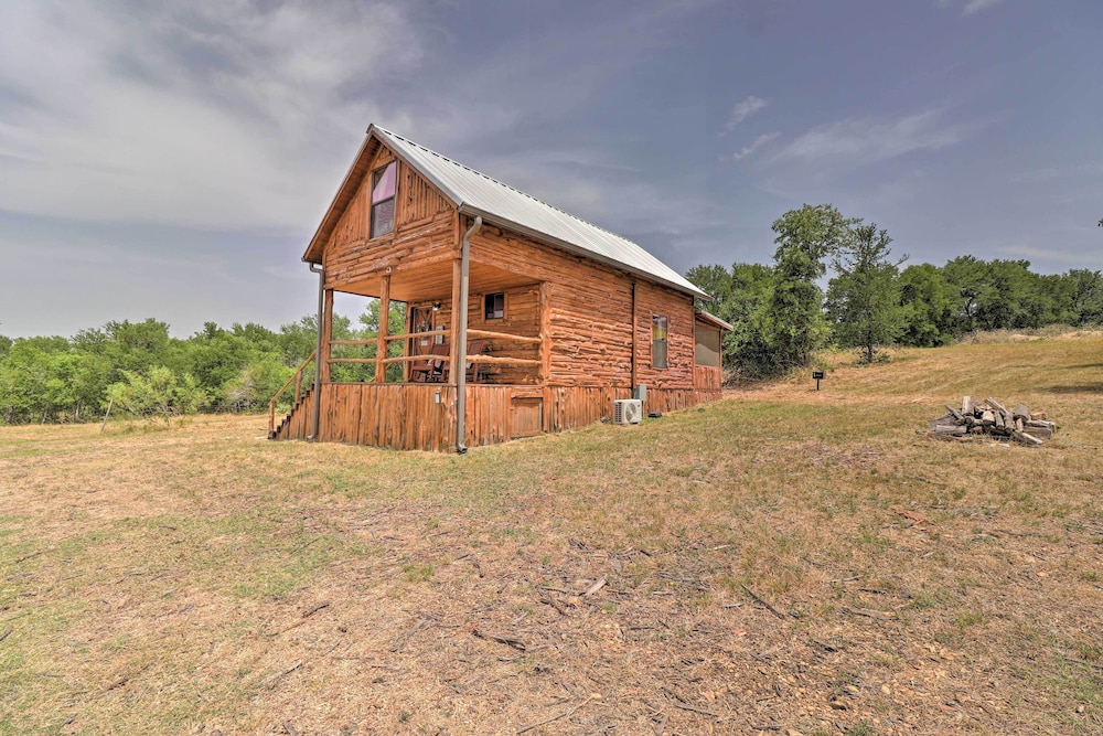 Chic Thorndale Cabin w/ Fire Pit & Fishing Pond view 4