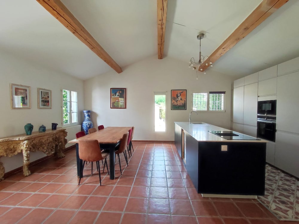 Villa - Pool - 3 Bedrooms - Garden