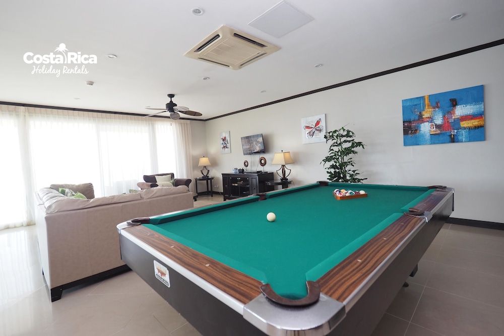 Condominio Diamante del Sol by CRHR
