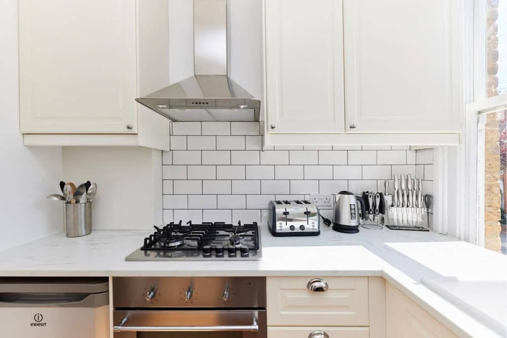 The Lambeth Arms - Prestigious 3bdr Flat