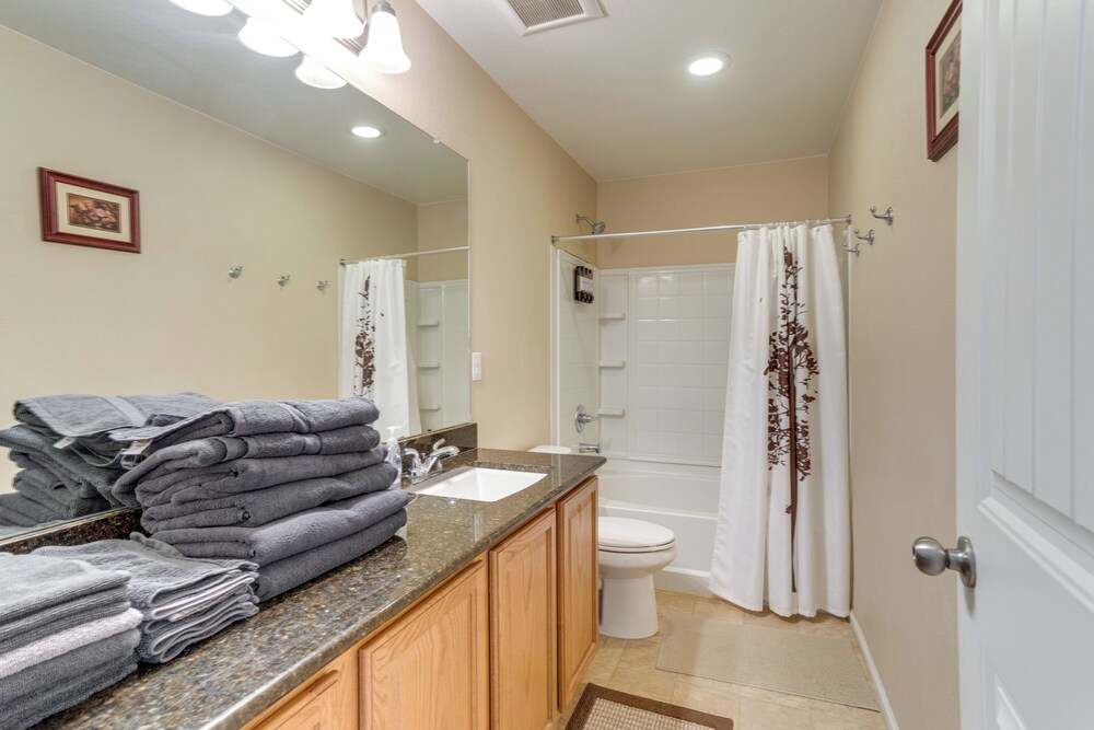 6 Mi to Dia: Spacious Home w/ Backyard in Denver!