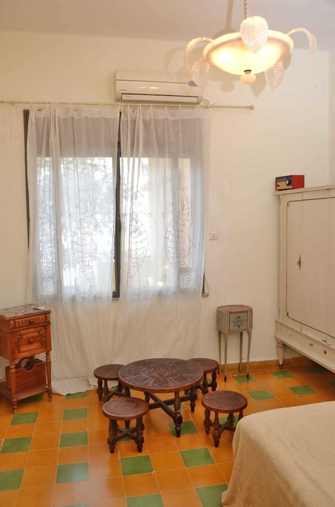 Elena Apartments