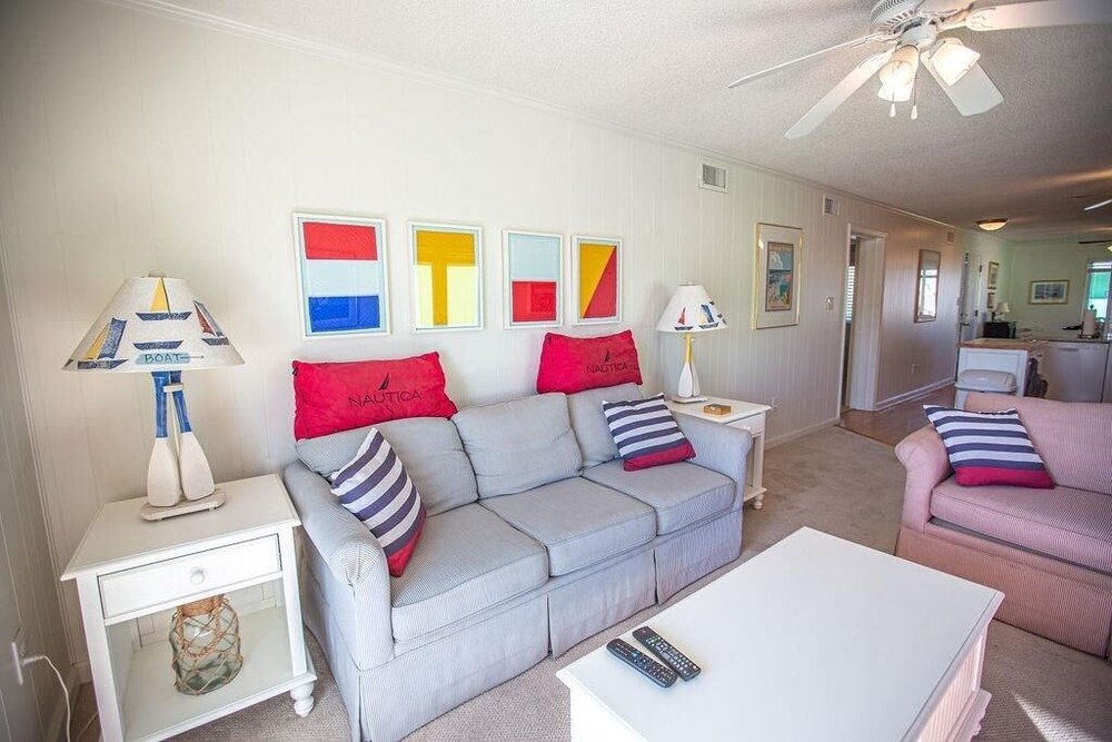 Feelin' Beachy-7a 2 Bedroom Home by RedAwning - Property Image 8