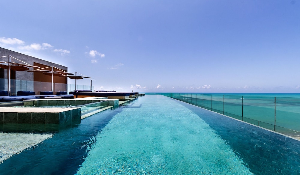 Nwts - Studios in Building With Sea View
