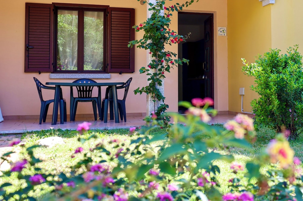 Residence with swimming pool in Ottiolu