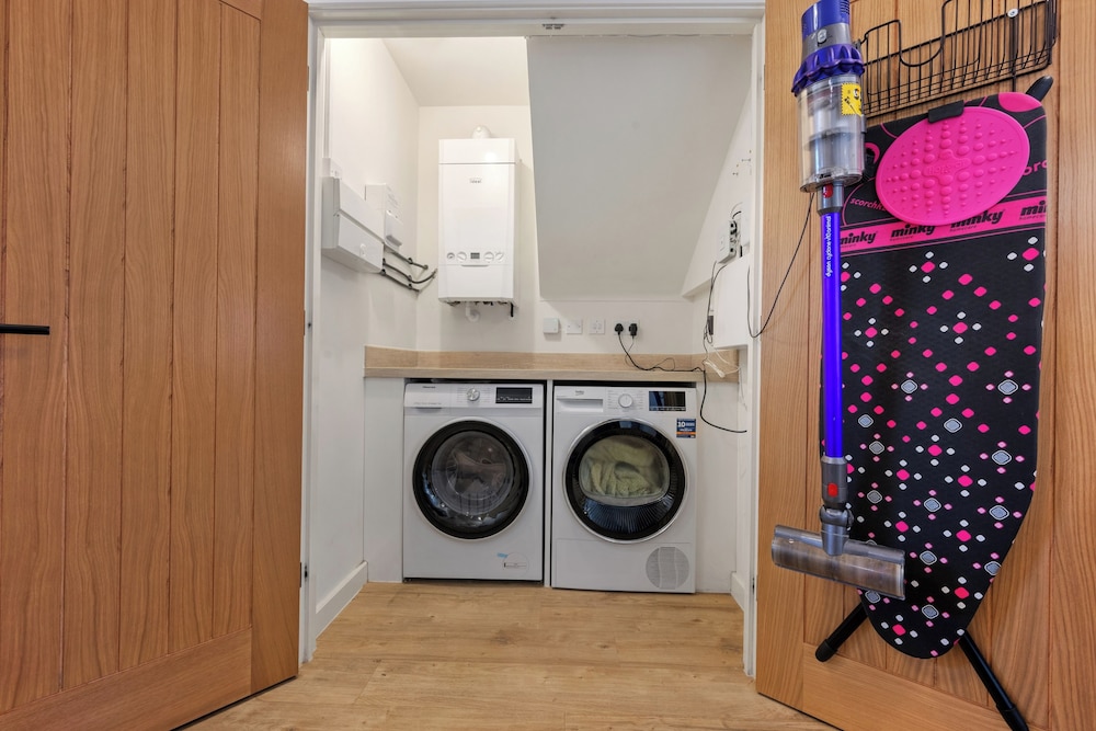 3 Bed Detached House - Sky Tv - Garden - Pets