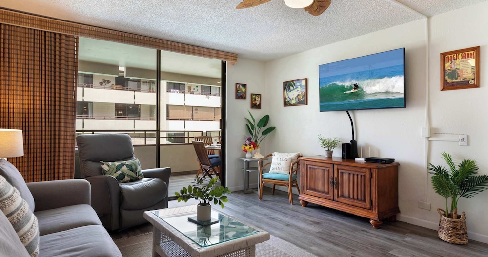 Oceanfront Condo 117 in Kailua-kona