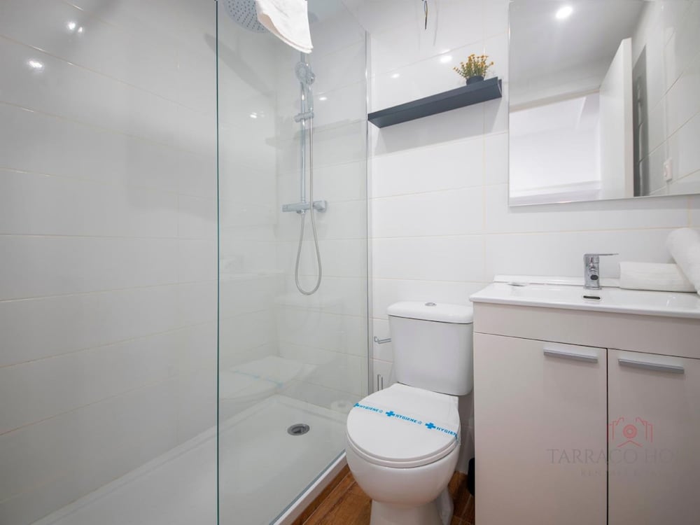 Th08 Apartamento Moderno con Patio Privado