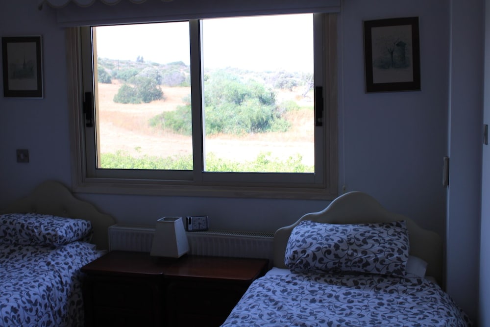 Immaculate 3-bed House in Pentakomo view 3