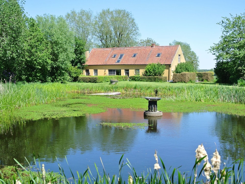 Holiday Home Het Zuidgoed With Garden