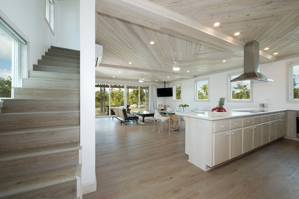 See Sea 2 Bedroom Home view 5