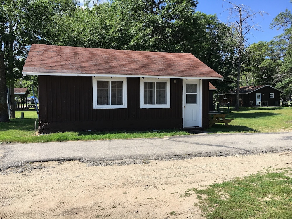 Sportsman's Lodge