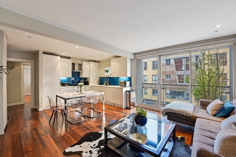 Chic High-end 1BD Flat - Near Borough Market!