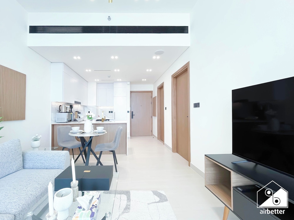 Luxury & Comfort 1B at Binghatti Amber & Balcony