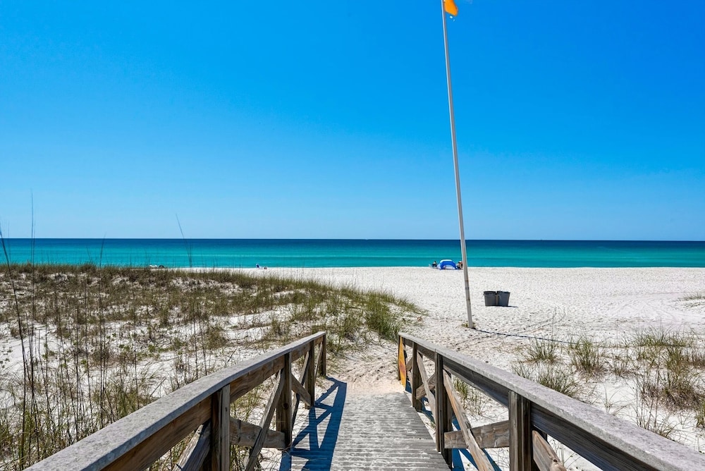 Dolphin Point 104b 2 Bedroom Condo by RedAwning
