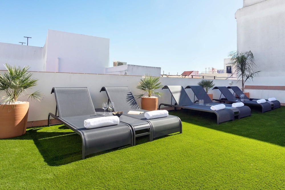 Spectacular Duplex in C diz Center Patrocinio III