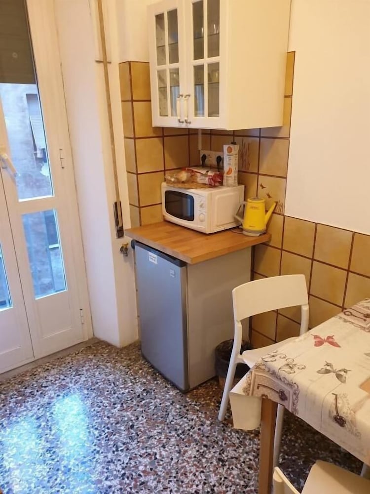 Alfonso Guest House
