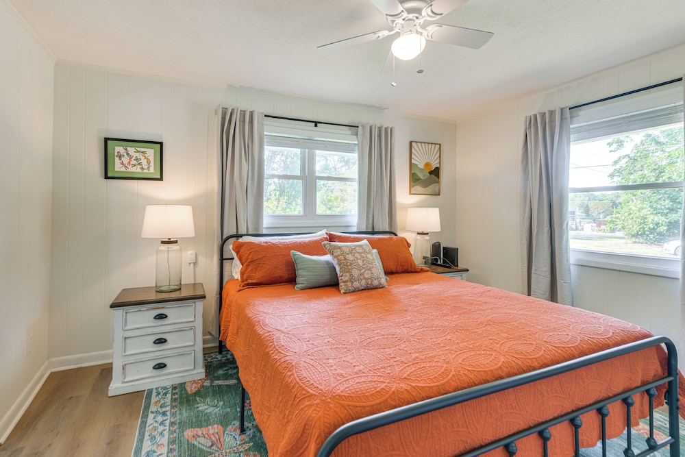 Walk to Dtwn Pine Mountain! 'evergreen Cottage'